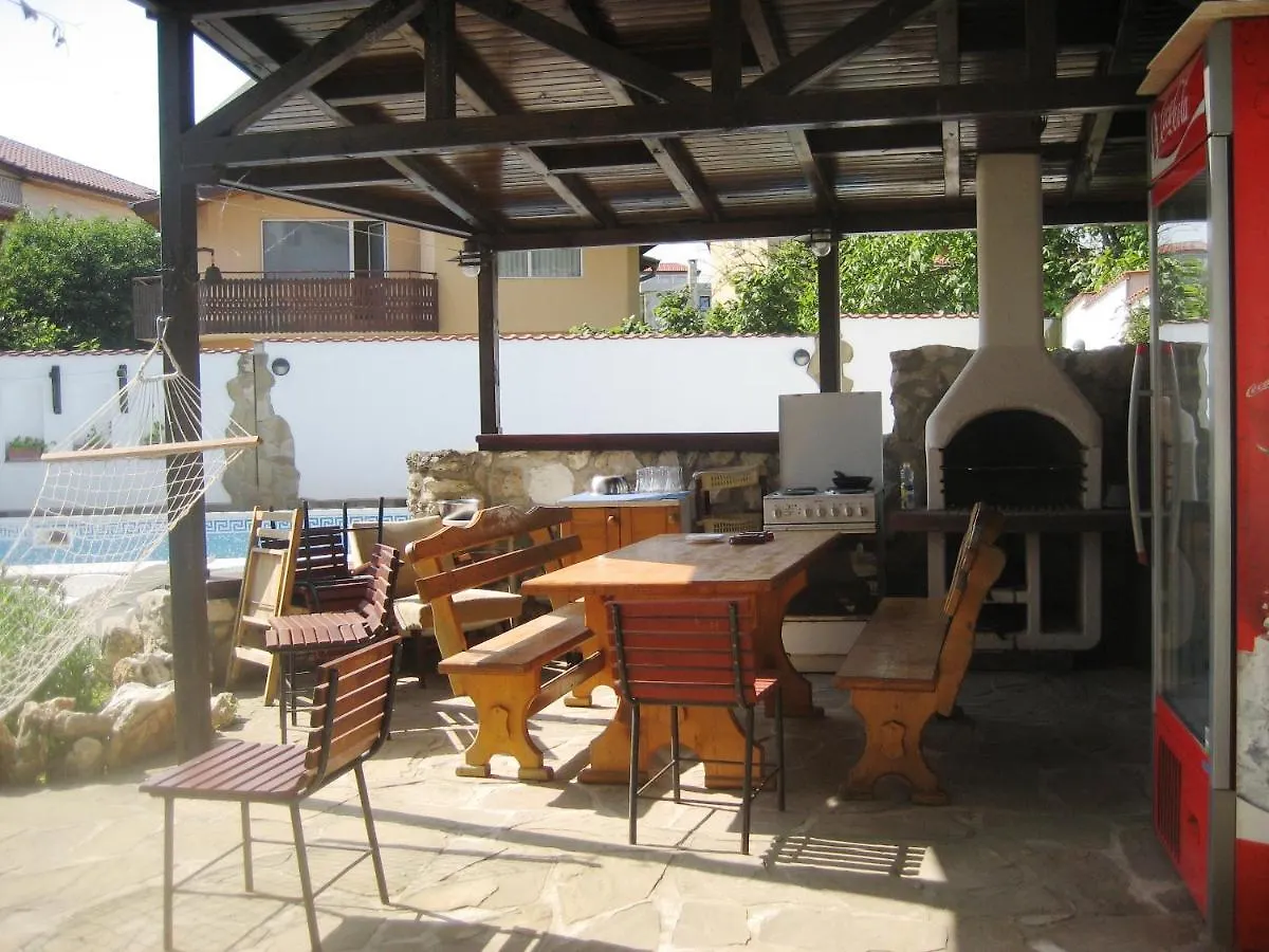 Guest House Yanita Warna