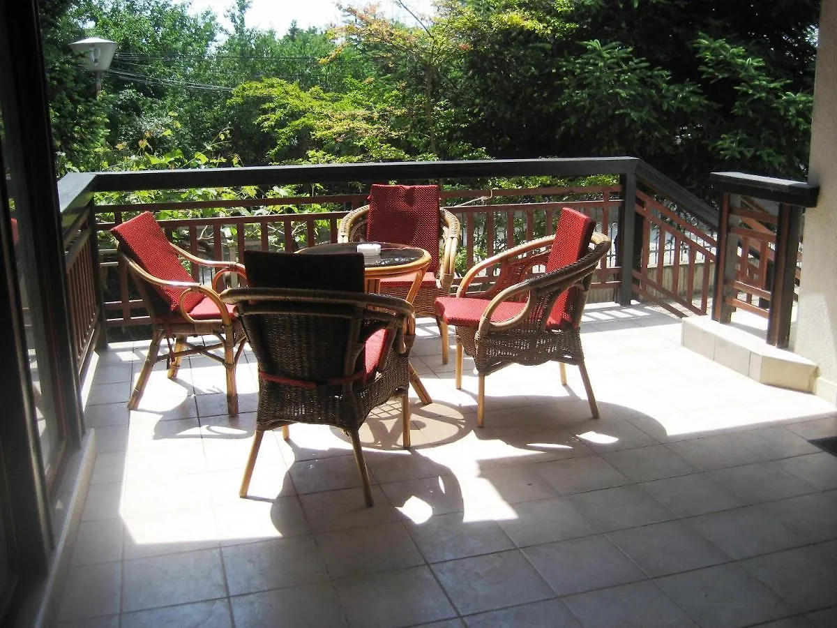 Guest House Yanita Warna