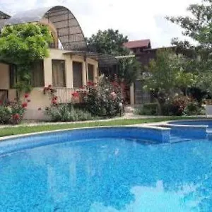 https://complex-maxim.goldensandshotels.net